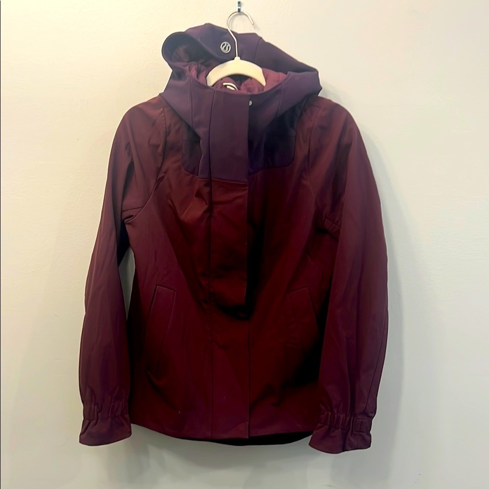 Lululemon -  Ski windbreaker Jacket with Hood and Zipper Closure